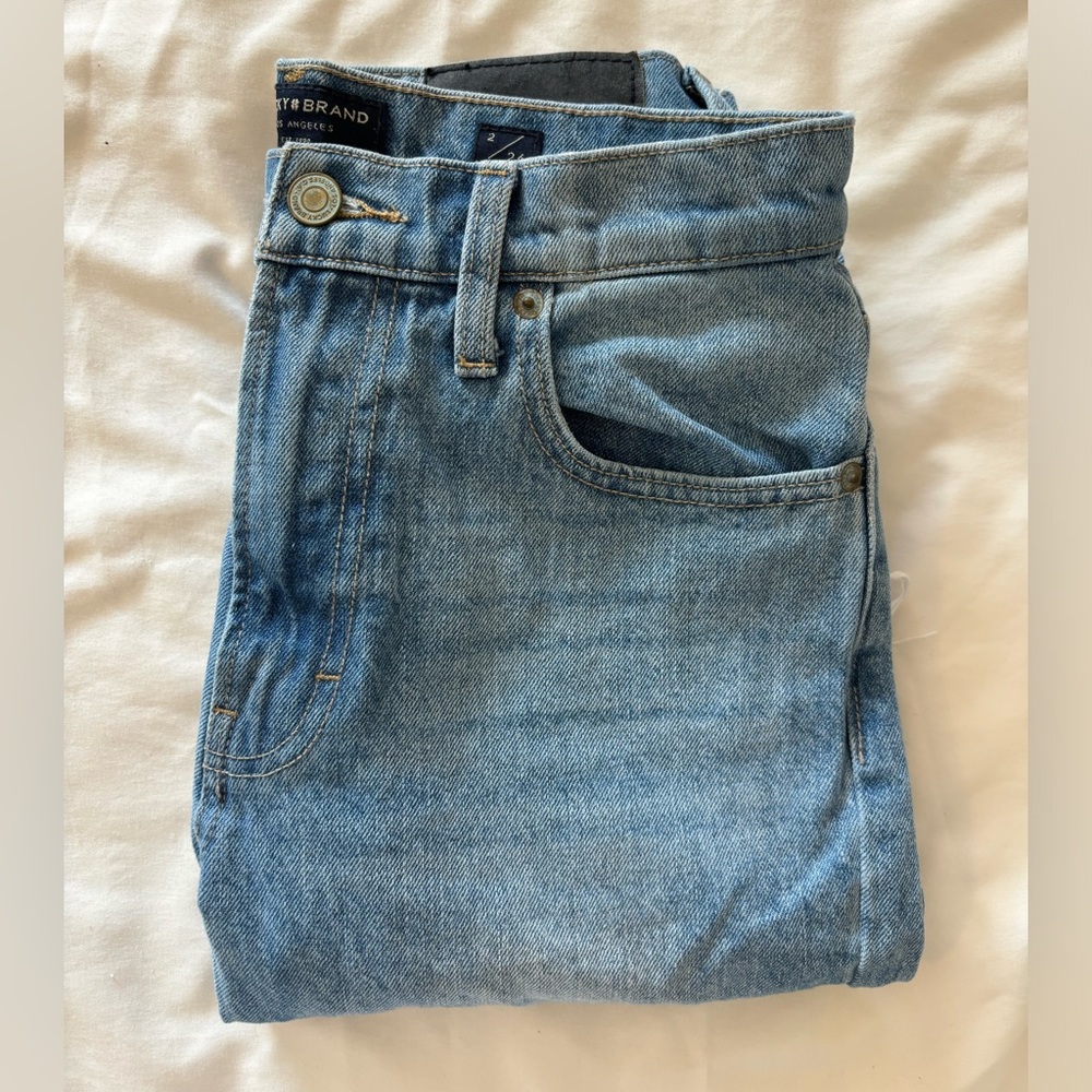 Lucky Brand high rise mom jean Drew. Size 2. 26 ankle